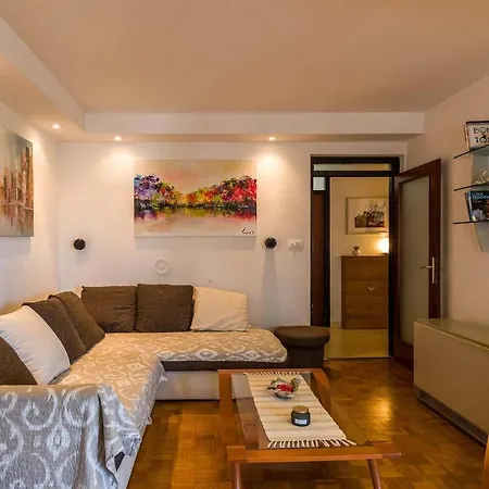 Apartment Many Pula Exterior photo