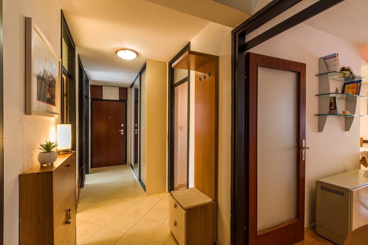 Apartment Many